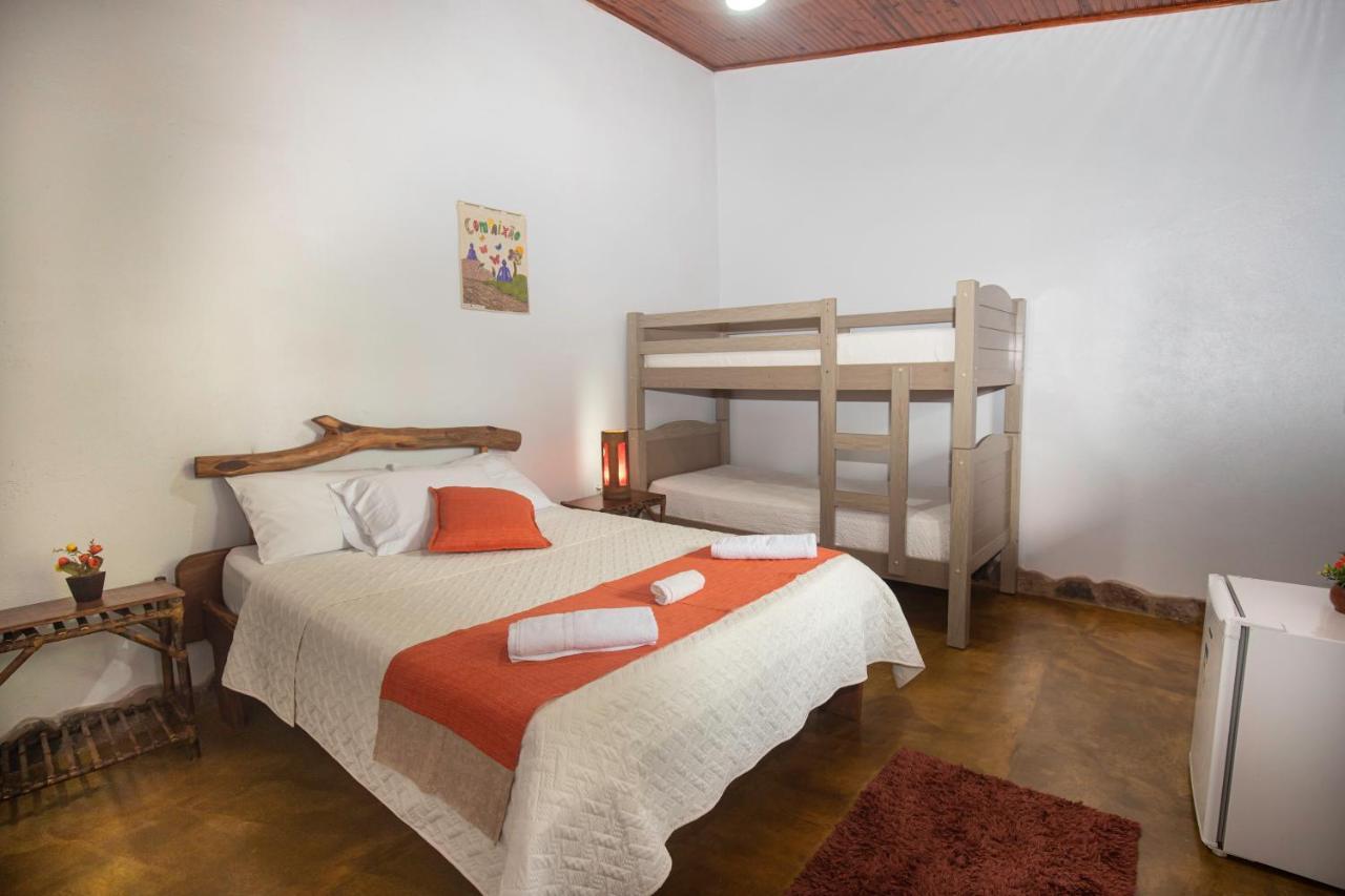 Buddy'S Hostel & Pousada Alto Paraiso Алту-Параизу-ди-Гояс Экстерьер фото